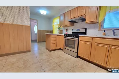 29 Magnolia Avenue, Kearny, NJ 07032 - Photo 8