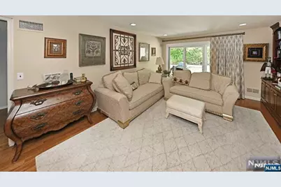 68 Peach Hill Court, Ramsey, NJ 07446 - Photo 6