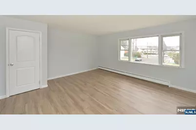 421 Leonhardt Drive 2nd Floor #2nd Floor, Saddle Brook Township, NJ 07663 - Photo 4