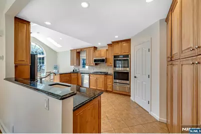 460 New Bridge Road, Bergenfield, NJ 07621 - Photo 16