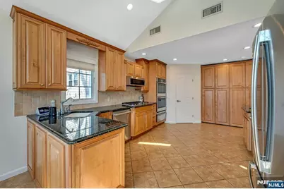 460 New Bridge Road, Bergenfield, NJ 07621 - Photo 24