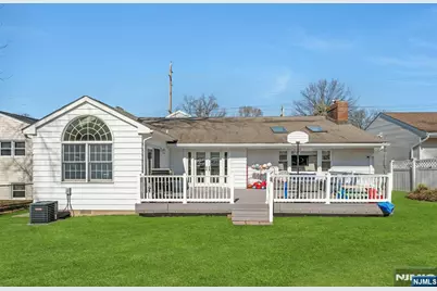 460 New Bridge Road, Bergenfield, NJ 07621 - Photo 6