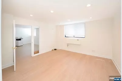 235 Prospect Avenue 2 / Le #2 / LE, Hackensack, NJ 07601 - Photo 6