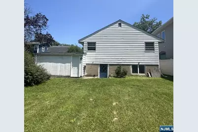 18 McKinley Place, Bergenfield, NJ 07621 - Photo 32