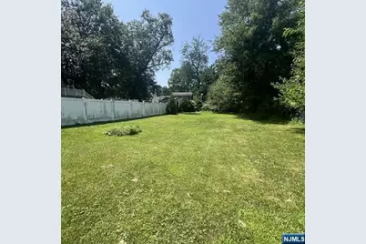 18 McKinley Place, Bergenfield, NJ 07621 - Photo 30