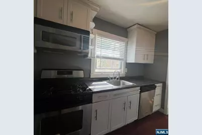 18 McKinley Place, Bergenfield, NJ 07621 - Photo 8