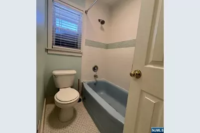 18 McKinley Place, Bergenfield, NJ 07621 - Photo 14