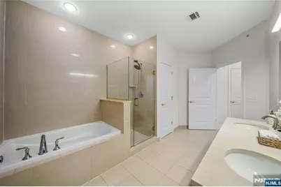 1415 Windsor Park Court 415 #415, Englewood, NJ 07631 - Photo 18