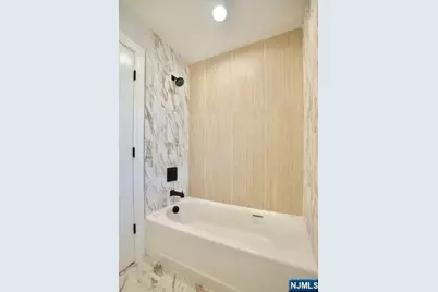 236-238 Keer Avenue, Newark, NJ 07112 - Photo 18