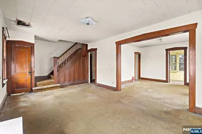 520 Rutherford Avenue, Lyndhurst Township, NJ 07071 - Photo 4