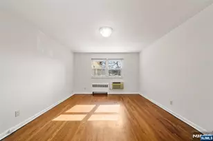 201 Oakdene Pl C2, Cliffside Park, NJ 07010 - Photo 10