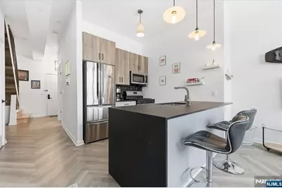 142 Charles Street 403 #403, Jersey City, NJ 07307 - Photo 6