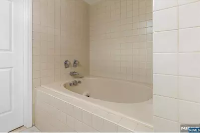 2 Crystal Lane 294 #294, Paterson, NJ 07501 - Photo 16