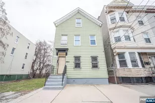 580 Hunterdon St, Newark, NJ 07108 - Photo 1