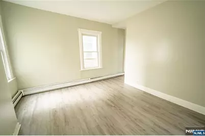 580 Hunterdon Street, Newark, NJ 07108 - Photo 4