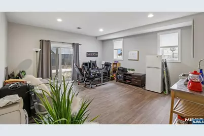 10 Glen Street, Cliffside Park, NJ 07010 - Photo 32