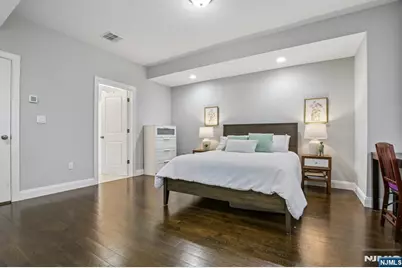 10 Glen Street, Cliffside Park, NJ 07010 - Photo 20