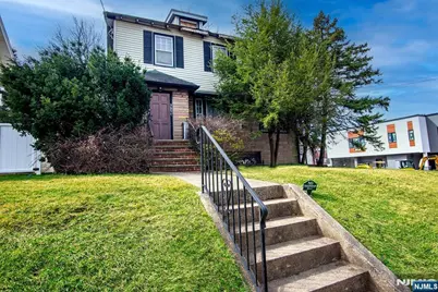 960 Maple, Ridgefield, NJ 07657 - Photo 2