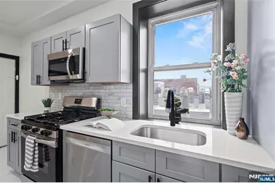 391 Central Avenue 5 #5, Jersey City, NJ 07307 - Photo 8