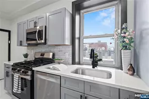 391 Central Ave 5, Jersey City, NJ 07307 - Photo 8