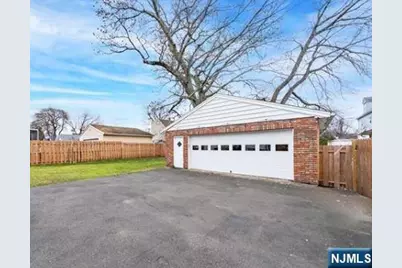 89 Forest Place, Rochelle Park Township, NJ 07662 - Photo 2