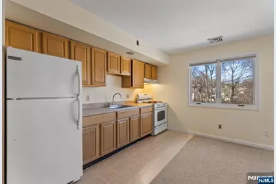 146 Main Street 3 #3, Bloomingdale, NJ 07403 - Photo 6