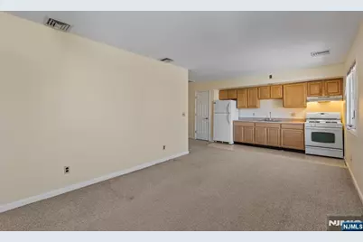 146 Main Street 3 #3, Bloomingdale, NJ 07403 - Photo 4