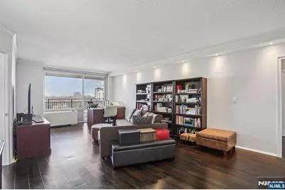 1530 Palisade Avenue 8M #8M, Fort Lee, NJ 07024 - Photo 4