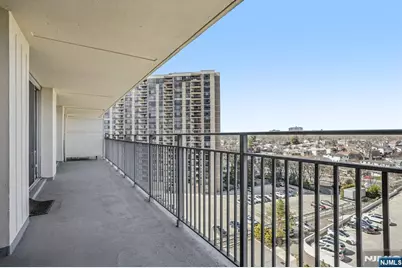 1530 Palisade Avenue 8M #8M, Fort Lee, NJ 07024 - Photo 16
