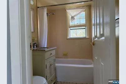 39 Franklin 2 #2, Tenafly, NJ 07670 - Photo 12