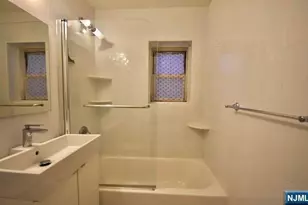 1565 Center Ave 2F, Fort Lee, NJ 07024 - Photo 4