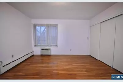 1565 Center Avenue 2F #2F, Fort Lee, NJ 07024 - Photo 2