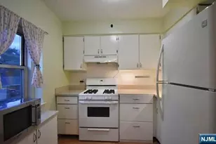 1565 Center Ave 2F, Fort Lee, NJ 07024 - Photo 6