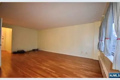 1565 Center Avenue 2F #2F, Fort Lee, NJ 07024 - Photo 10