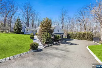 19 Ivy Place, Upper Saddle River, NJ 07458 - Photo 2