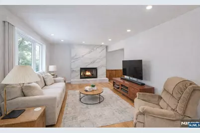 63 Chestnut Drive, Wayne, NJ 07470 - Photo 4