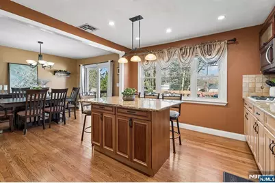 36 Williamsburg Drive, Roseland, NJ 07068 - Photo 4