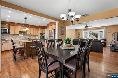 36 Williamsburg Drive, Roseland, NJ 07068 - Photo 28