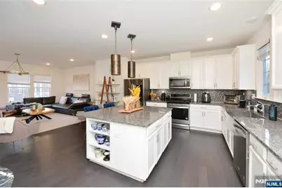 80 Landmark Lane, Fair Lawn, NJ 07410 - Photo 6