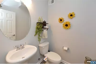 80 Landmark Lane, Fair Lawn, NJ 07410 - Photo 16