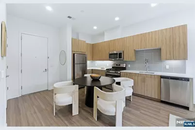 37 Orange Road 206 #206, Montclair, NJ 07042 - Photo 4