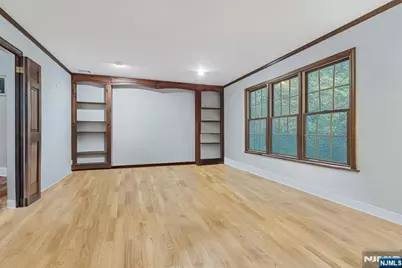 240 Ottowa Lane, Franklin Lakes, NJ 07417 - Photo 2