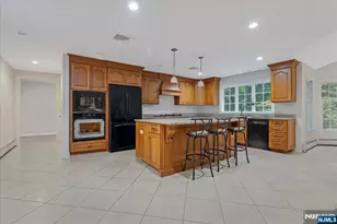 240 Ottowa Ln, Franklin Lakes, NJ 07417 - Photo 6