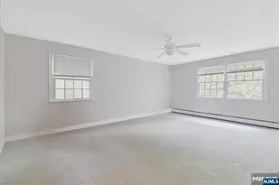 240 Ottowa Ln, Franklin Lakes, NJ 07417 - Photo 10