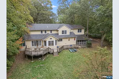 240 Ottowa Lane, Franklin Lakes, NJ 07417 - Photo 22