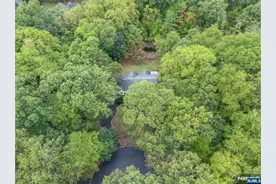 240 Ottowa Lane, Franklin Lakes, NJ 07417 - Photo 26