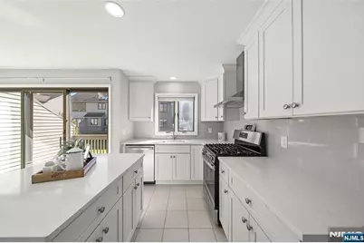 201 Beech Court, Norwood, NJ 07648 - Photo 8