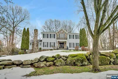 35 Malcolm Place, Mahwah, NJ 07430 - Photo 2