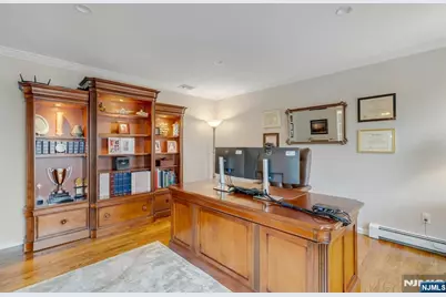 35 Malcolm Place, Mahwah, NJ 07430 - Photo 8