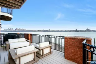 25 Moorings Ln, Edgewater, NJ 07020 - Photo 38